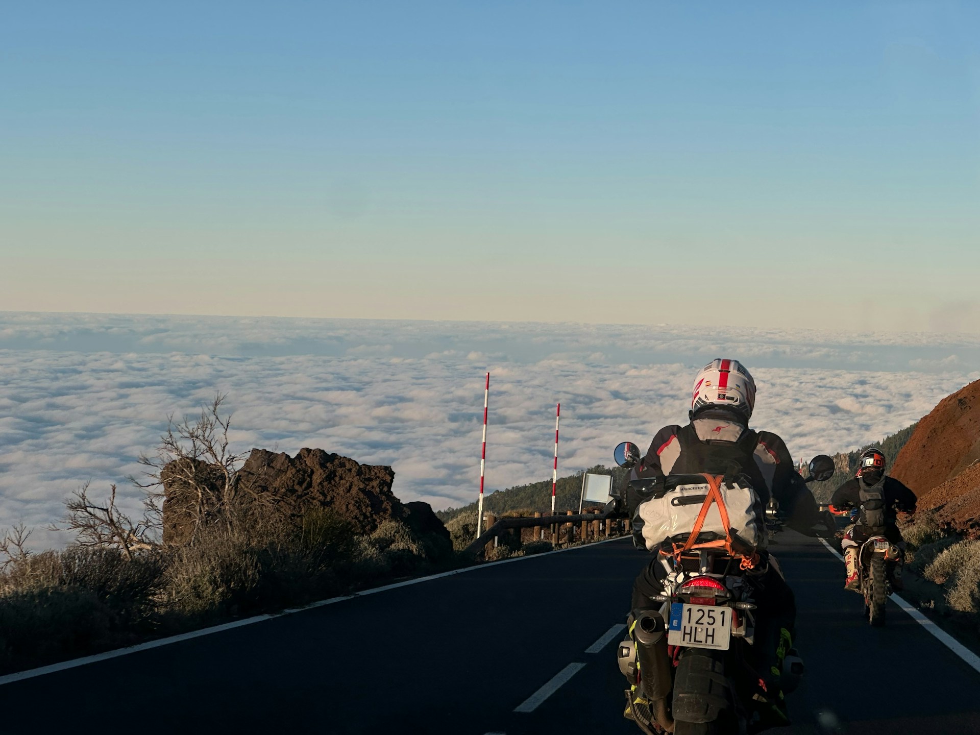 Monsieur Pingouin organise des voyages à moto
